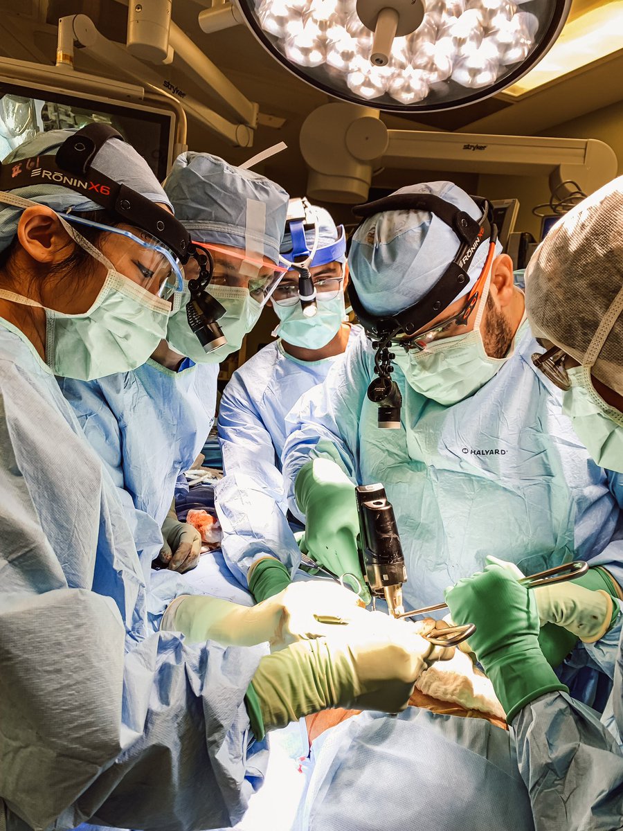 Lazaro Peraza, M.D. (@lazperazamd) on Twitter photo Smooth Operator 💉
Trauma cases are 🤌🏽
Great teaming up with <a href="/Hawa_M_Ali/">Hawa Ali</a> , Dr. Khandalavala, Dr. Fussell, and our brilliant <a href="/dr_pinheiro/">Carlos Pinheiro-Neto, MD PhD</a>.
#facialtrauma #facialplasticsandreconstructivesurgery
#mandiblefractures
<a href="/MayoClinicENT/">Mayo Clinic ENT</a> Smooth Operator 💉
Trauma cases are 🤌🏽
Great teaming up with <a href="/Hawa_M_Ali/">Hawa Ali</a> , Dr. Khandalavala, Dr. Fussell, and our brilliant <a href="/dr_pinheiro/">Carlos Pinheiro-Neto, MD PhD</a>.
#facialtrauma #facialplasticsandreconstructivesurgery
#mandiblefractures
<a href="/MayoClinicENT/">Mayo Clinic ENT</a>