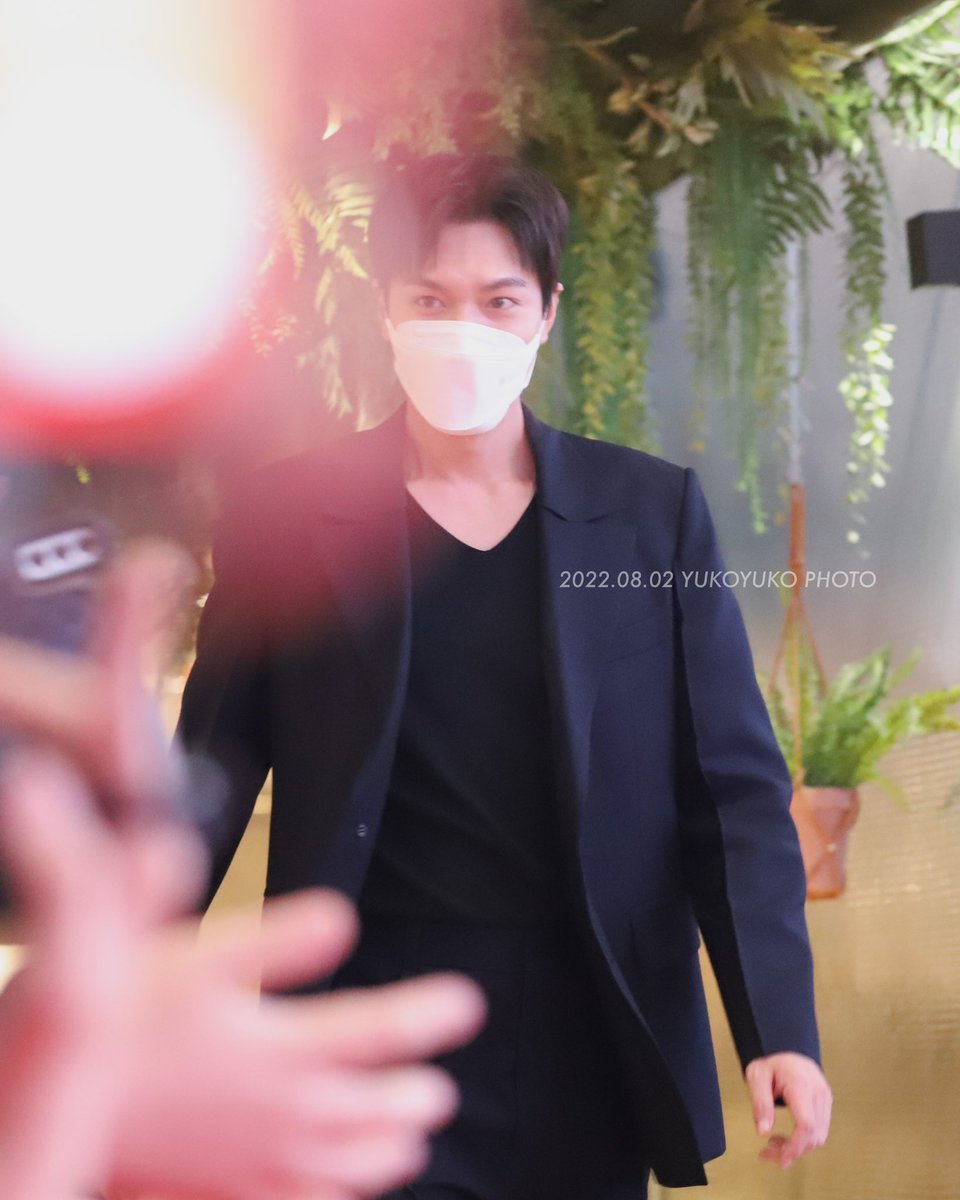 yukomin_912mj's tweet photo. 빛 났어✨

#헌트 #VIP시사회
#イミンホ #이민호 #leeminho https://t.co/MJNA5dX3ne