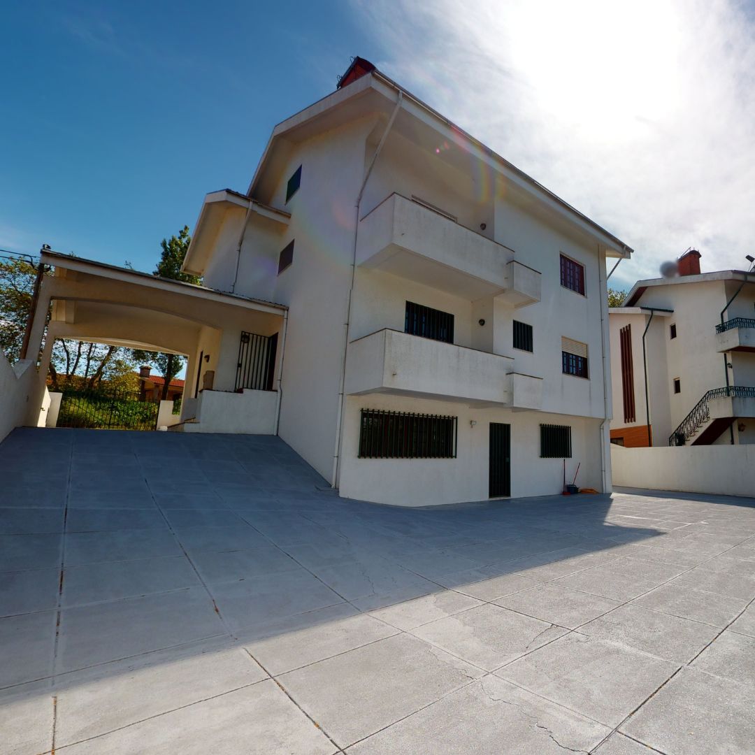 liasenra's tweet photo. 👉🏻MORADIA T4
🏖Francelos-V.N.Gaia
📐313 m2
🔖ID 123571015-530
🔥mais info em https://t.co/STAkIoOBLP
#remaxpro #liasenra #remax #francelos #gaia #moradiat4 #imoveis #praia #venda #remaxporto #oportunidade #realestate #realtor
#realestateagent #remaxproperty #imobiliario https://t.co/lT5ZjVg3zA
