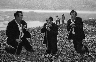 Bertrom's tweet photo. Exiles.
Josef Koudelka’s black and white photographs are both intimate and empathetic. His interest is dedicated to ethnic and social groups, which are threatened by extinction or expulsion and often also reflect Koudelka‘s own nomadic way of life. https://t.co/Sy6eRKKhW1