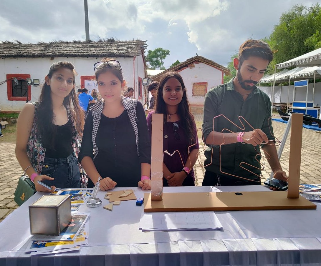 BsduOfficial's tweet photo. Glimpses from our BSDU SKill Me Up Booth at MY FM Youth Fest at Jawahar Kala Kendra - JKK #Jaipur
#BSDUSkill #SkillUniversity #Skill4NewIndia #BSDUSkillMeUp #ExpereinceBSDU #CommunityOutreach #BSDUOutreach https://t.co/tJcr0KxPQs