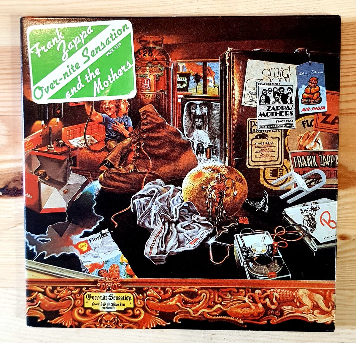 fredgoaty's tweet photo. Un jour un disque, série d'été.
[From my compactothèque.]
Cette semaine : The Real Frank Zappa Week.
#frankzappa #brucefowler #salmarquez #jeanlucponty #ianunderwood #ruthunderwood #georgeduke #tomfowler #ralphhumphrey #zapparecords https://t.co/fAV4QAEvv2