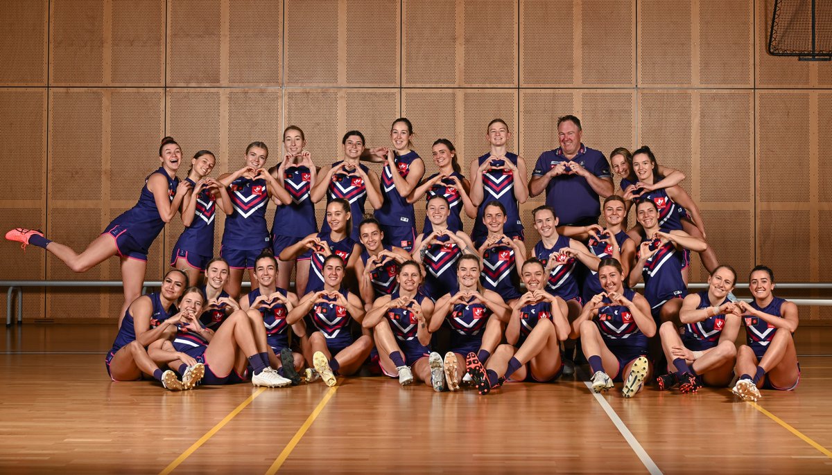 aflwomens's tweet photo. .@Coops18x Fan Club over here 🫶

#AFLW https://t.co/I48m2D2rtP