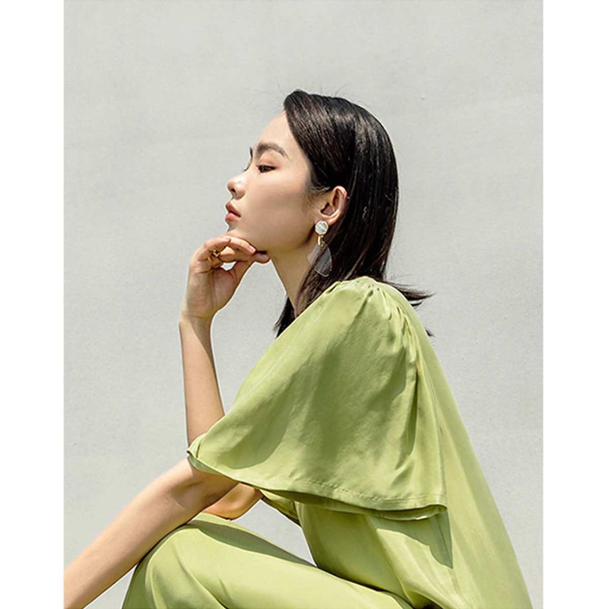 ssisilofficial's tweet photo. Flare Gather Sleeve Onepiece
Color：Lemon Green

肌なじみの良��カラーのワンピースです🍋
フレアスリーブで腕の細見え効果も狙えます😉

▽詳しくはこちら
https://t.co/XxW2J4T2hg

＃Ssisil ＃シーシル ＃ワンピー #大人カジュアル ＃きれいめコーデ #今日のコーデ https://t.co/ynErZcoScy
