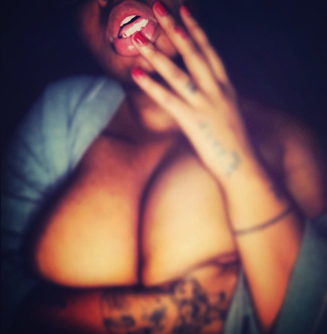 Good night moon 🌙 😘   #whoschynawhyte #uplate #openlate #issasnack #muse #goodnight #follow #notamodel<a href="/tag/whoschynawhyte"class="tags">#whoschynawhyte</a><a href="/tag/uplate"class="tags">#uplate</a><a href="/tag/follow"class="tags"><span>#follow</span></a><a href="/tag/goodnight"class="tags"><span>#goodnight</span></a><a href="/tag/linkinbio"class="tags"><span>#linkinbio</span></a><a href="/tag/vibes"class="tags"><span>#vibes</span></a><a href="/tag/muse"class="tags"><span>#muse</span></a><a href="/tag/notamodel"class="tags"><span>#notamodel</span></a>