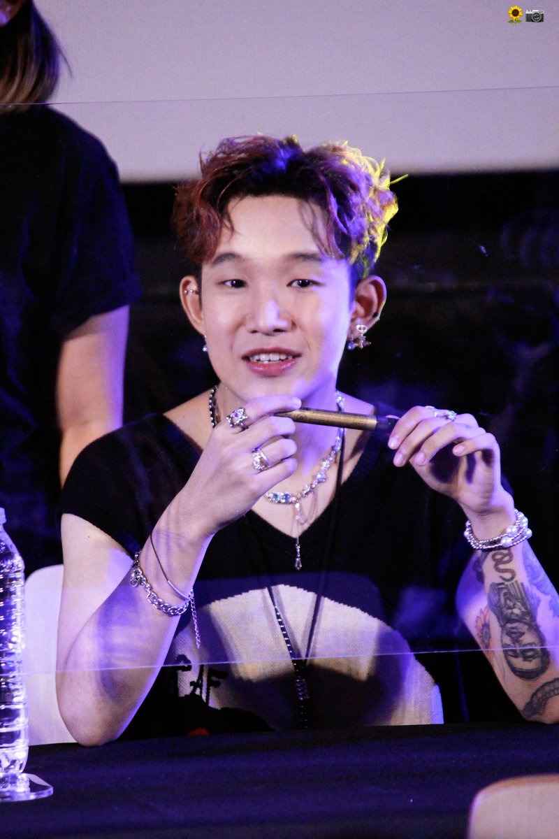 JellyHH2512's tweet photo. ยิ้มหน่อยยย ☁️🌈 #RAMASUON
#THB
#TryHardBeing
#ONELASTTIME_THB https://t.co/73GSpnuxKW