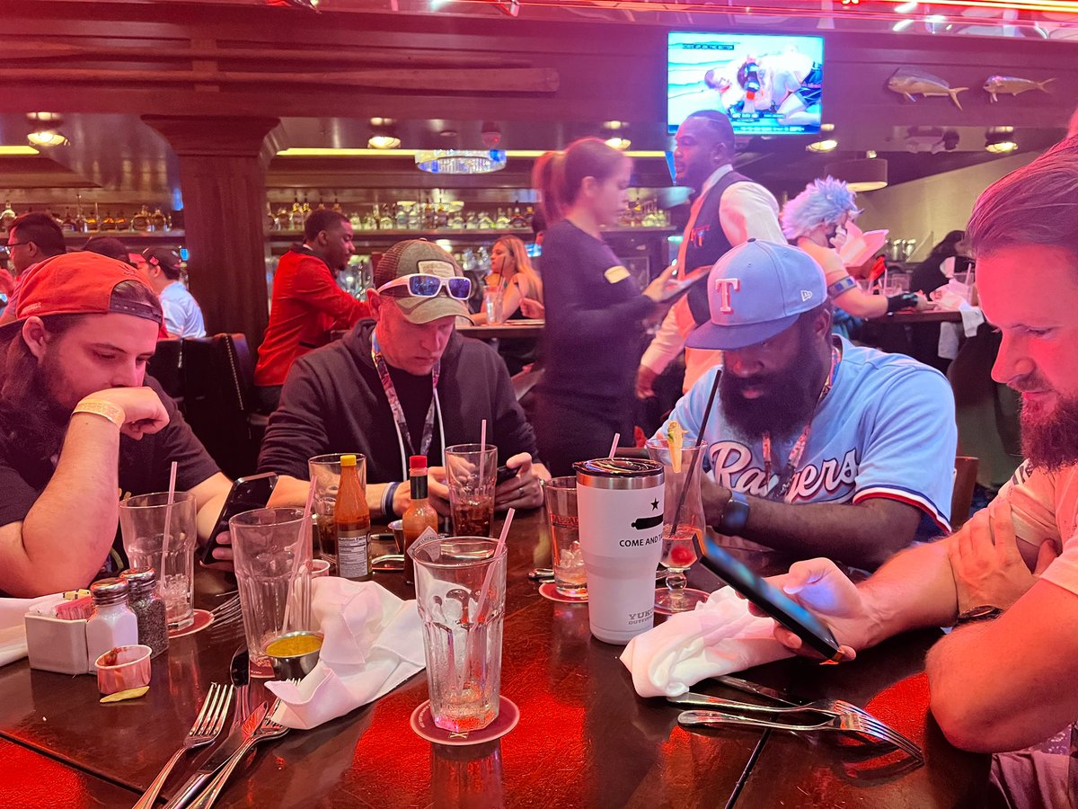 mynerdyhome's tweet image. Hanging out with YouTubers is fun y’all! 😂😂Love these guys🤍💪🏼