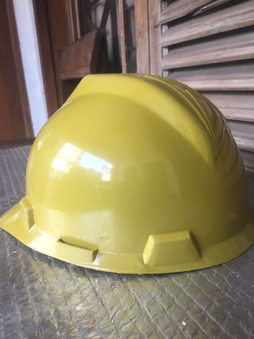 BillyTenda's tweet photo. Check out 'Safety helmet', available at Rp 19.000 on #Carousell https://t.co/bdTmPilQvl https://t.co/FlFQhM0y6W