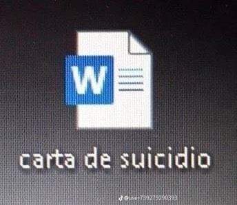 #MHA362
"Su corazón se ha detenido, bakugo cae al suelo"
Yo: