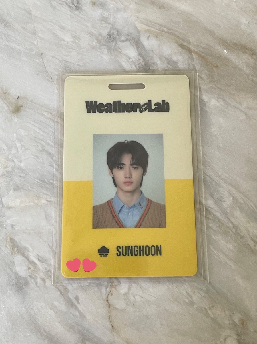 elibapz's tweet photo. wts lfb enhypen ph 

sunghoon sgid 22 with lanyard 
— mint condi, onhand 
— prio payo 
— 700, can lower if payo 
— reply mine or dm to claim 

🏷enhypen pc season greetings seasons greeting season’s sgid id2022 sg2022 sg22 id22 photocard hoon id for sale https://t.co/dt13mXNkYD