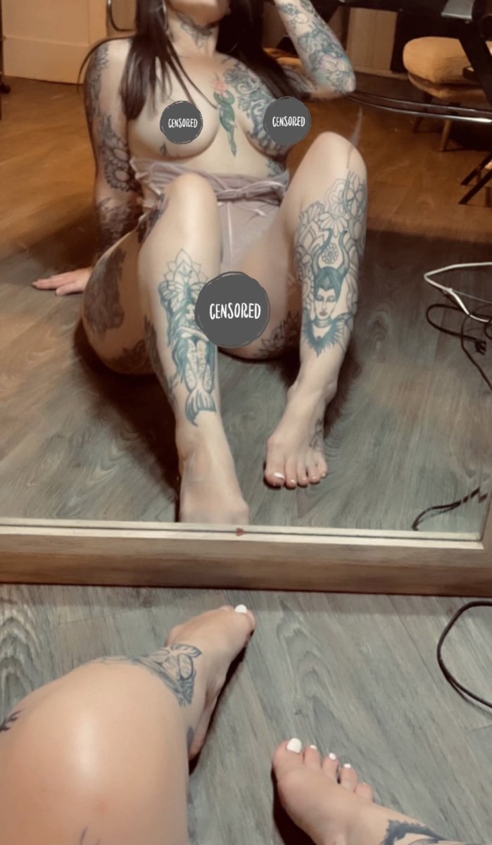 smayfield620's tweet photo. Find the uncensored version &amp; more on my only fans page 😈. 

https://t.co/FJtbyldlBi

#fyp #onlyfans #feet #footcontent #prettytoes #thic #tatted #brunette #curvy #of https://t.co/TMfKVDGkrQ