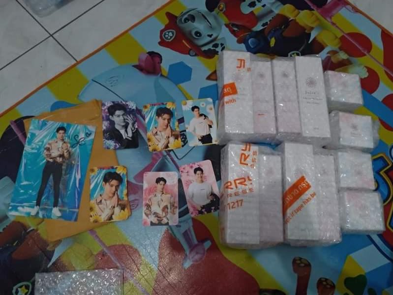 Perthpe2's tweet photo. Thank You #jolee's The goods have arrived in Indonesia.🥰🥰🥰🇮🇩🇮🇩

Thank @sayangaaponn Always help me 🥰🥰🥰

#saint_sup #TRIGON https://t.co/EsNV6pGikK
