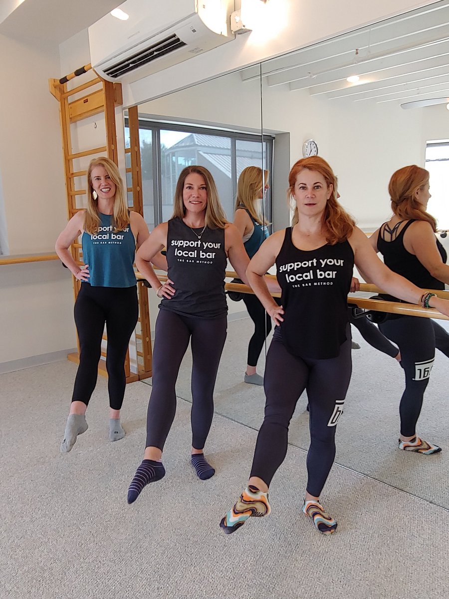 BarWellesley's tweet photo. Fun fact: quad muscles are one of the biggest in your body. They enable you to stand, walk, run+ balance. In every class, our superstar instructors put together a unique set of thigh exercises. After a few classes a week, you'll notice muscle definition you didn't have before. https://t.co/e0kYD0c6wY
