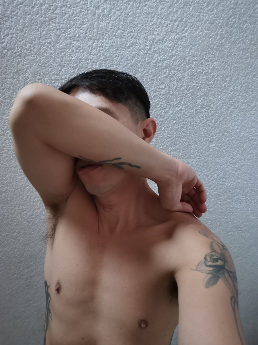 piopio_v's tweet photo. #armpitgay #armpitsmell #armpitsniffing #ArmpitAddict #armpittickling #gay #guy #fitmen #gaymer https://t.co/xRdNW27Fys