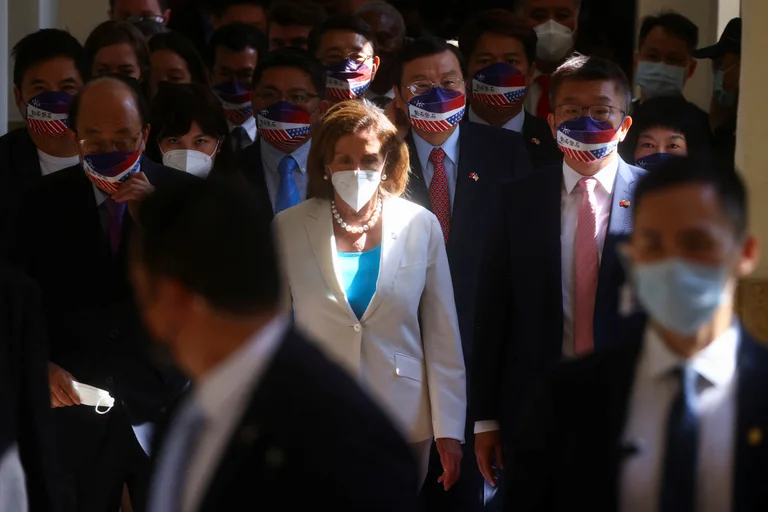 _NOALCOMUNISMO's tweet photo. Nancy Pelosi visitó el Parlamento de Taiwán: la presidenta de la Cámara de Representantes de los Estados Unidos, dijo que quiere aumentar los intercambios parlamentarios entre EEUU y la isla. Llamó a Taiwán “una de las sociedades más libres del mundo” https://t.co/04k2SYjG5l