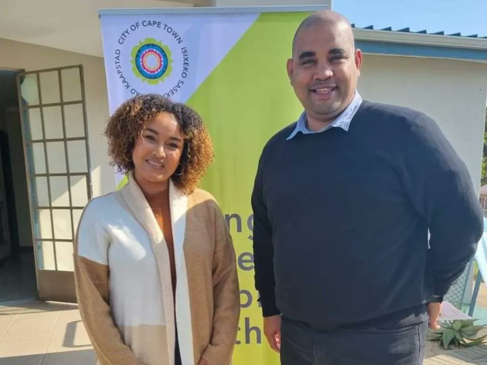 AndrewsEddie's tweet photo. 1/ Update| @cityofct Mamre Career Expo
The message is clear- young people #dontconform #changethenarrative and #bethechange you desire!
Mamre has its own local heroes and it was my absolute pleasure to meet Mamre's very own TV star @kimmikaykay Mamre https://t.co/2Y7Tnu97ps