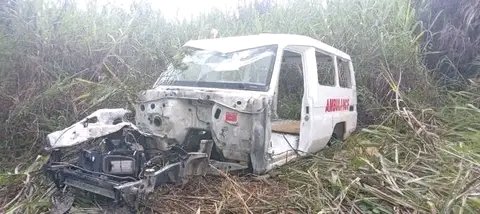 tambijr_4rmPNG's tweet photo. This Ialibu district hospital vehicle was stripped off by unknown thieves in Southern Highlands Province. https://t.co/3ZiQgyUyGx