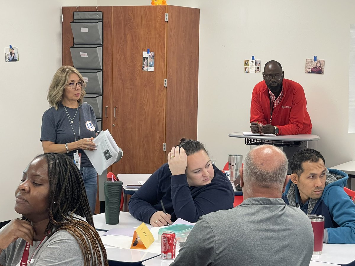 corykollister's tweet image. Mrs. Burt, Mr. Jacobs, and the AHS math team are ready for a strong start @Humble_2ndMath
#BuildingMathematicians