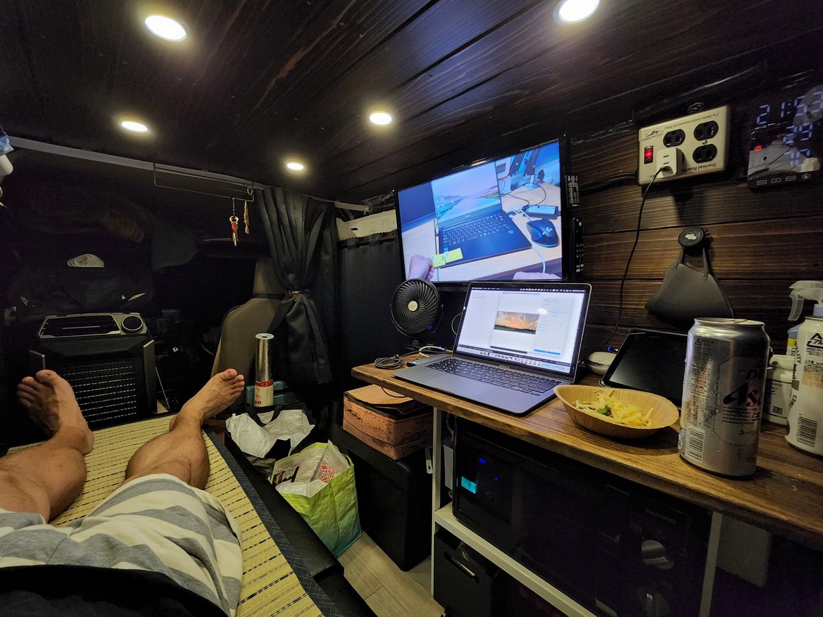 PENIZO_Photo's tweet photo. ecoflow waveを設置して初の車中泊旅。
200Ahのリン酸鉄リチウムで駆動してますが、エコモード使って朝まで何とか持つかな…という真夏の夜。
朝までぐっすり眠れましたが起きたらバッテリー残量5％(笑)

#ecoflowwave
#ecoflow
#車中泊
#バンライフ https://t.co/Ssa5kyHglR