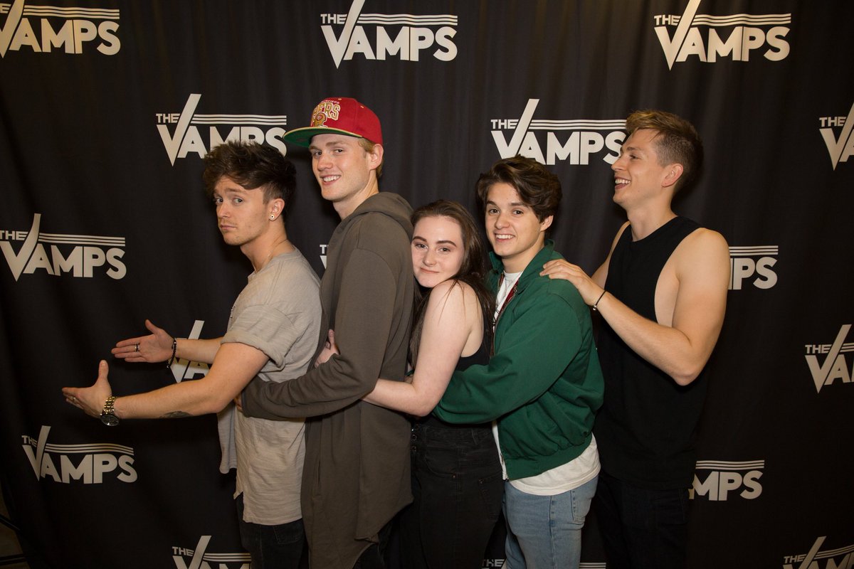 gemmasp8's tweet photo. Happy 10 years to the best band💗
@TheVampsband 
#10yearsofthevamps https://t.co/CCSfAzF8UD