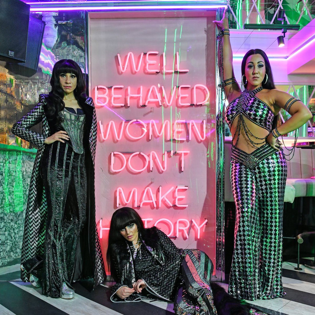 🎭Curtain Call Reviews🎭 (@curtain_callrev) on Twitter photo *PHOTOS* - Three Chers are better than one! <a href="/TheCherShowUK/">The Cher Show</a> currently playing at <a href="/brumhippodrome/">Birmingham Hippodrome</a> until the 6th August <a href="/DanielleSteers/">Danielle Steers</a> @millieoconnell @thedebbiekurup
📸 <a href="/SimonHadleyPix/">Simon Hadley</a> 📸
🎟️birminghamhippodrome.com/calendar/the-c…🎟️ *PHOTOS* - Three Chers are better than one! <a href="/TheCherShowUK/">The Cher Show</a> currently playing at <a href="/brumhippodrome/">Birmingham Hippodrome</a> until the 6th August <a href="/DanielleSteers/">Danielle Steers</a> @millieoconnell @thedebbiekurup
📸 <a href="/SimonHadleyPix/">Simon Hadley</a> 📸
🎟️birminghamhippodrome.com/calendar/the-c…🎟️