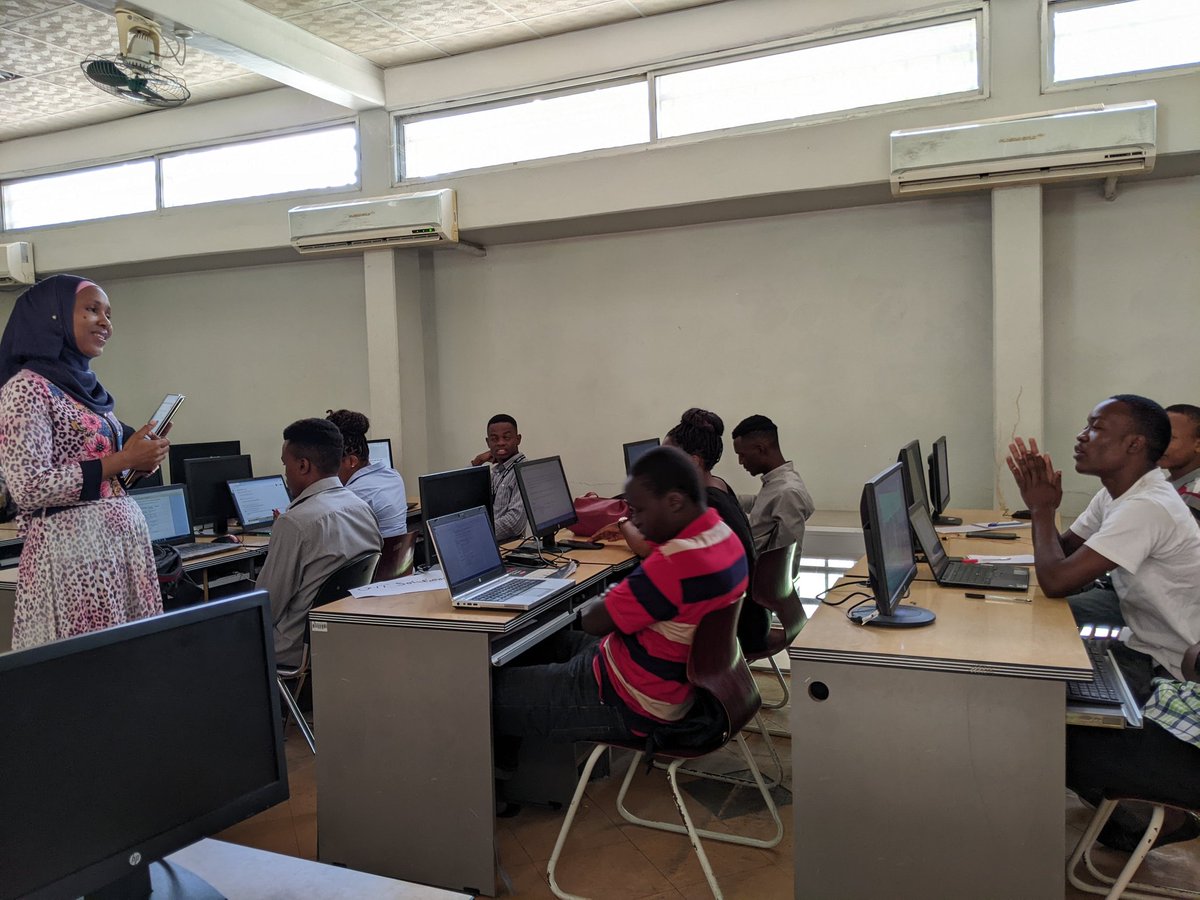 TukupalaMwalyo1's tweet photo. yesterday and today #MCL students @UdsmOfficial are getting familiar with typical ict and geospatial tools from experts to help them ideating solutions for their actionable problem #geoict4e https://t.co/pUfIpuOdIC
