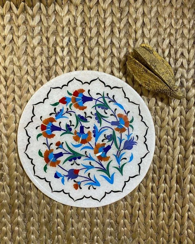 FederationFiwa's tweet photo. In Agra district, Marble Inlay work is in practice since Mughal era. Decorative items, sculptors and other artistic things are designed from marble and precious stone or gold wire inlay work is done over those.
#AatmanirbharBharat #VocalForLocal #marbledesign #marbleinlay https://t.co/rIcCPDSaLd