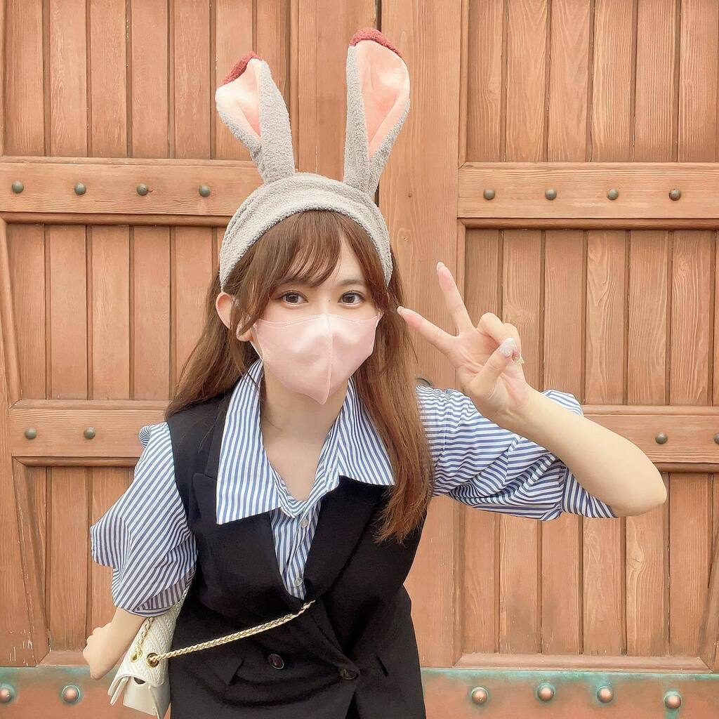 t_wakana0216's tweet image. このときのお洋服お気に入り！
ジュディコーデ！
またバウンドコーデしたいなぁ💭 

 #disney  #disneyland  #disneycode instagr.am/p/Cgy1LH1rHVF/