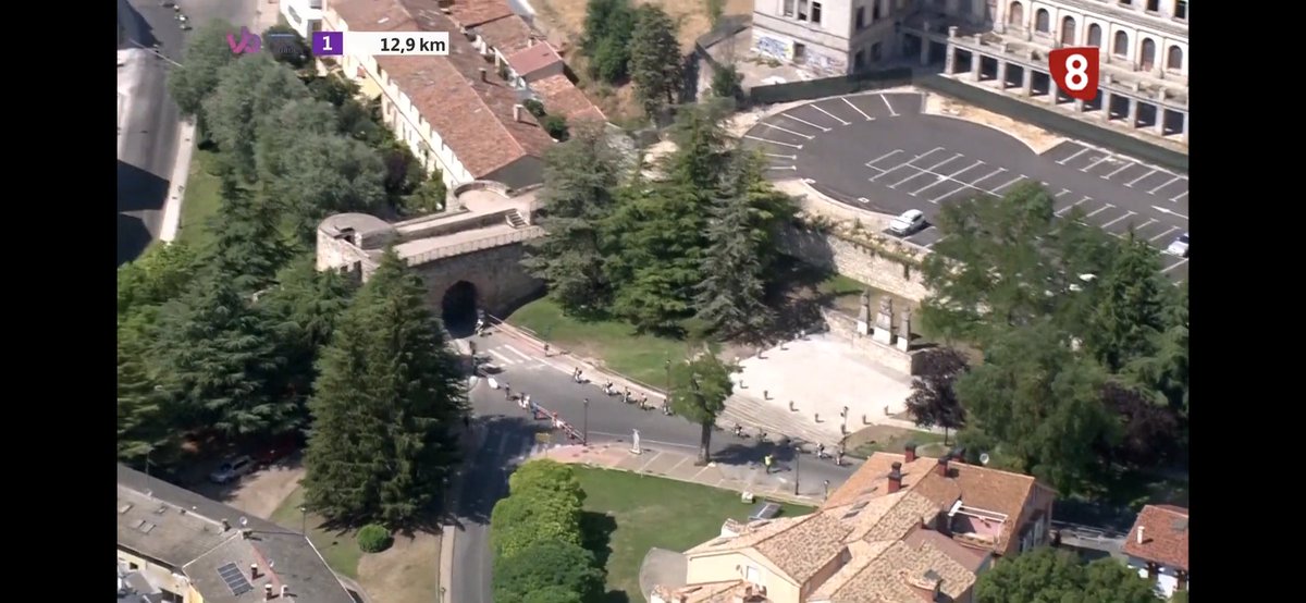 EgoRudericoAsoc's tweet photo. La 1° etapa de la @VueltaBurgos a su paso por el #SolardelCid y el #arcodeSanMartín @BurgosTur
Imágenes @la8burgos
Etapa completa 🔗👇🏼
https://t.co/Ytw98oYrXd
#Burgos #Burgosenelmundo #Ciclismo #VueltaBurgos #BurgosesHistoria
#UCI #UCIProSeries #BurgosesCiclismo
@Catedral2021 https://t.co/iUMEQDWJcJ