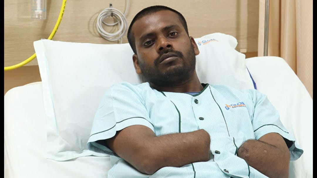 hisushank's tweet photo. @Naa_Anveshana kindly help Mr. Amit to get his hands back https://t.co/3h0Dmpnnys