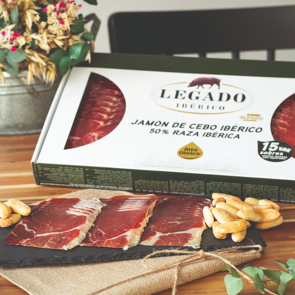 #SorteoExprés 👉 Maletín Jamón Legado Ibérico

Lo prometido es deuda y ahí va ese maletín lleno de jamón para algun@ de vosotr@s.
Solo pido:
✅que me sigas
🔁un humilde RT

Mañana digo ganador@ de esta maravilla.
📋BBLL: epr.ms/3PUF0Z7
PD: fotito para ir abriendo boca 😛
