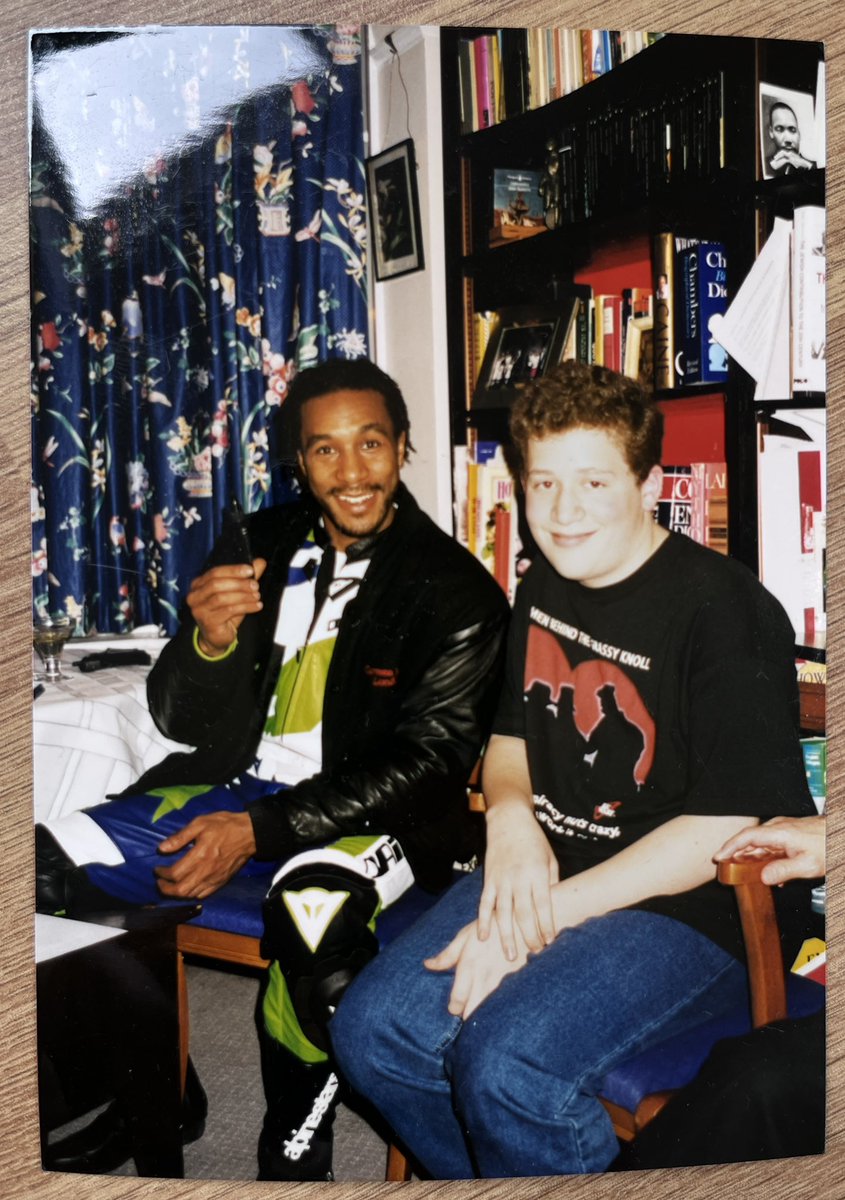 jaefrae's tweet photo. Found this pic from over 25 years ago when @DannyJohnJules surprised me by turning up at my house at a time when I was a @RedDwarfHQ super fan! I was in shock and speechless for the entire evening but it was amazing!! Thank you Danny, it was incredible meeting you. 😸😸😸 https://t.co/0oykuoxq9h
