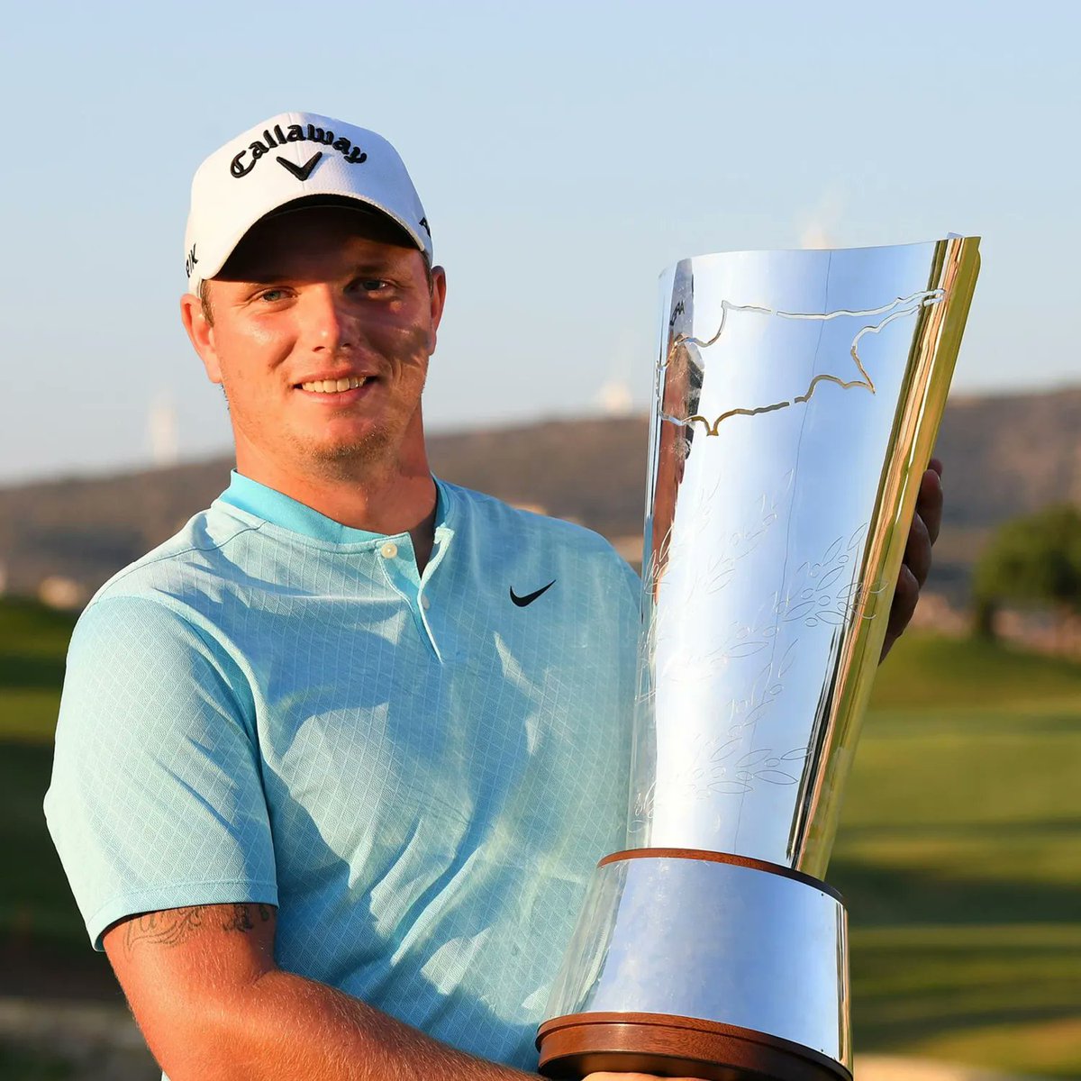 Callum Shinkwin, best drive yet? We brought pro-golfer Callum Shinkwin’s #driveway out of the rough with Woburn rumbled graphite grey block paving, creating a beautiful approach to his home and car port. Get in touch today to see how we can ace your new driveway.