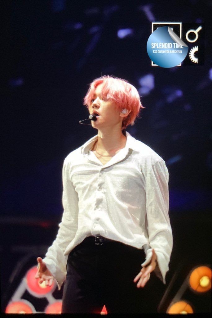 those buttons are praying for they life to hold on cause baekhyun is so broad -