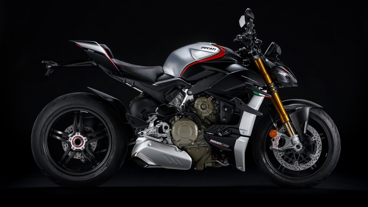 MotoSpaceTeam's tweet photo. Dzień dobry. Jakby ktoś czuł niedosyt wersją #V4 lub #V4S #Ducati proponuje #StreetFighter #V4SP z całą lista ciekawych dodatków. Prezentacja 👇:
https://t.co/UtXJOY6m1y
Można? Można! A jak... ! #LWG 😍🇵🇱🔥
#MotoSpaceTeam #Motocykl #Hobby #Środa
📸: @DucatiPL @DucatiMotor https://t.co/przietRiuS
