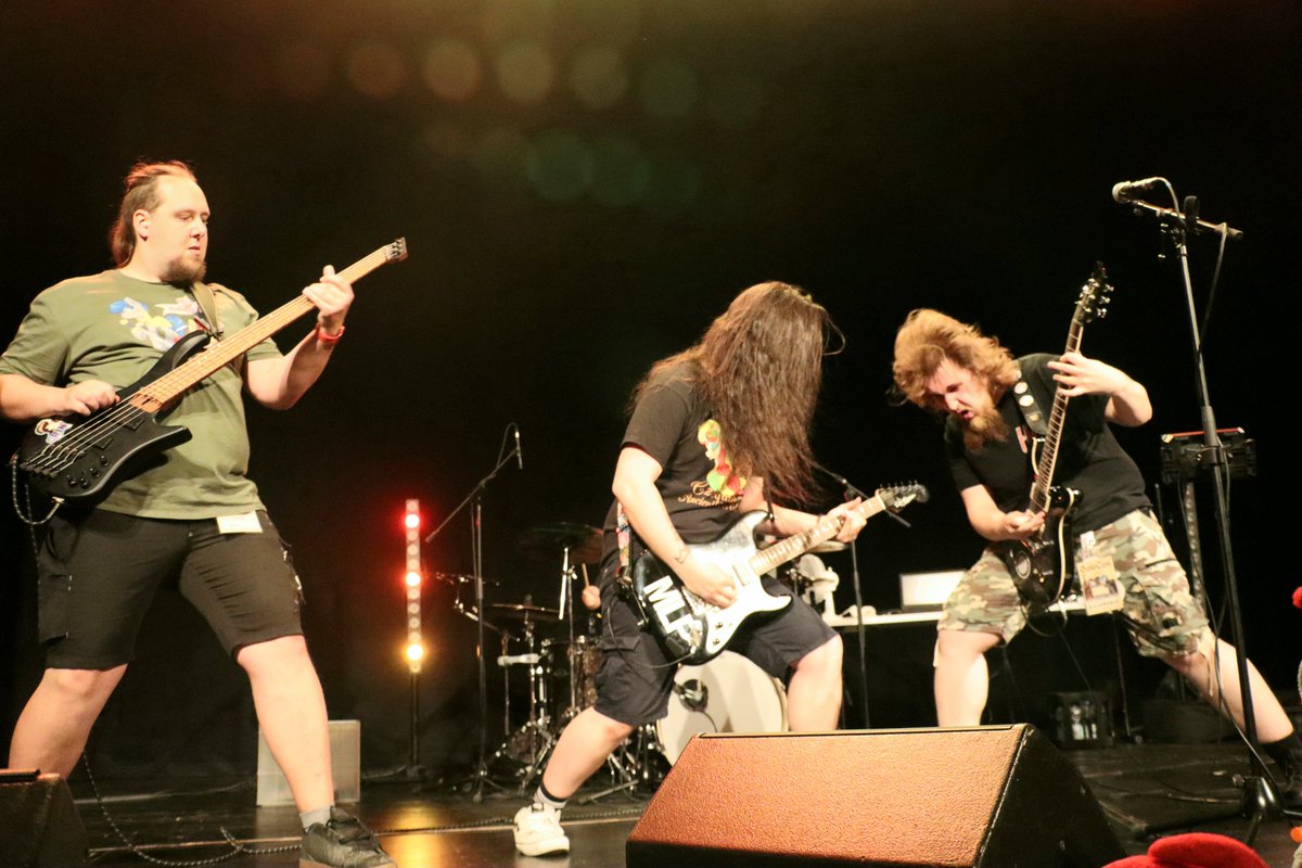 xeto_de's tweet photo. This time as a quartet. @PWhateverer, @bbluemetal, @DeusNegotiator and @biscuitTunes's performance at @gala_con 2022β¨
I was high busy in snapping and I still can hear the performance sounds in my ears. So epic!π€β¨
#XTGC22 https://t.co/osb8LsYnfa