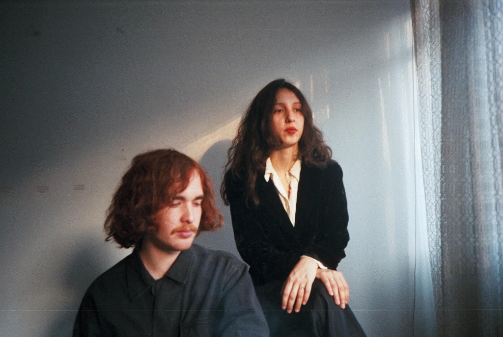 propaganda_site's tweet photo. MINT FIELD mixes shoegaze with some dream pop, some krautrock grooves, some psycehdelic tones, plenty of achingly gorgeous vocals and versatile guitars.
For an outline and links to songs, see: https://t.co/kdAmAmszKy
#tPsNewEntry #MintField @mintfieldband https://t.co/XtVsWytmp0