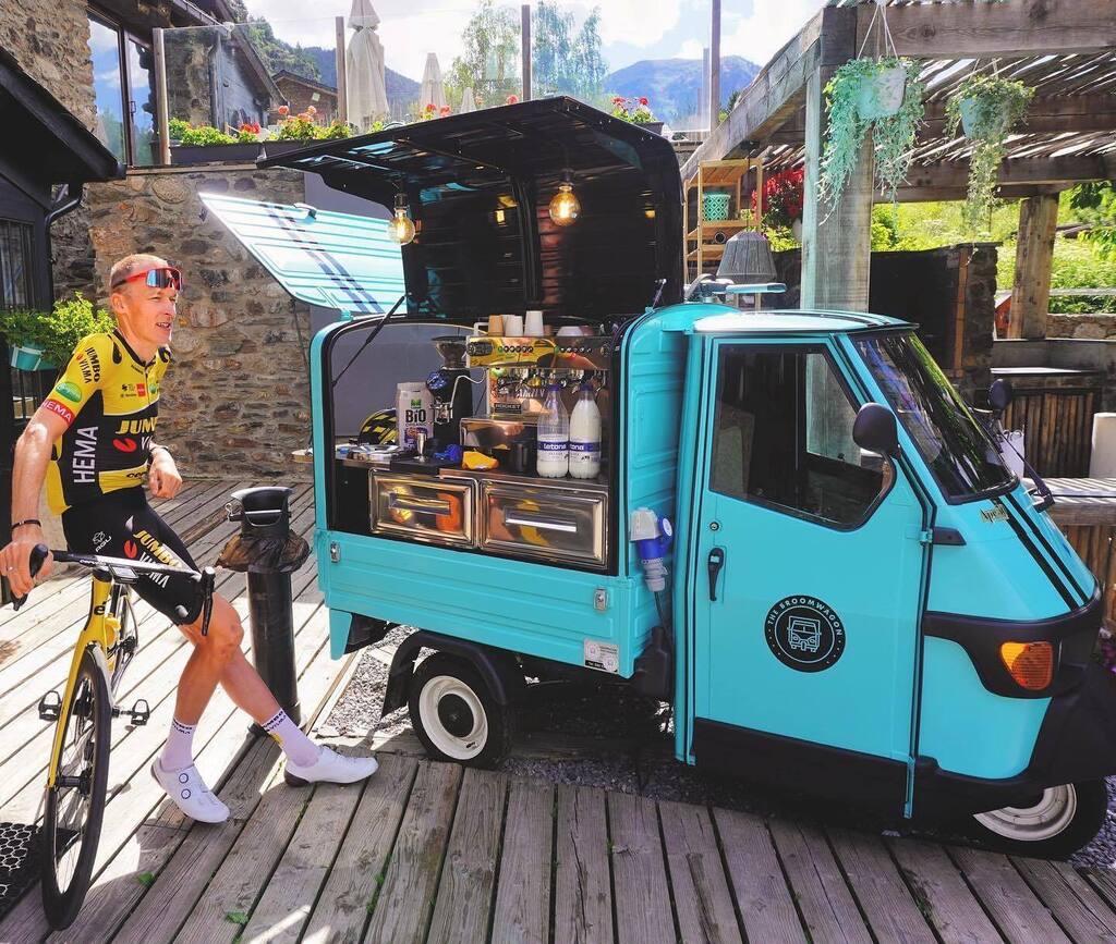 rocketespresso's tweet photo. Coffee with @robertgesink at @thebroomwagon #rocketboxer #lineaprofessionale https://t.co/wIhN0rZ5b2 https://t.co/3u5hWIocWd