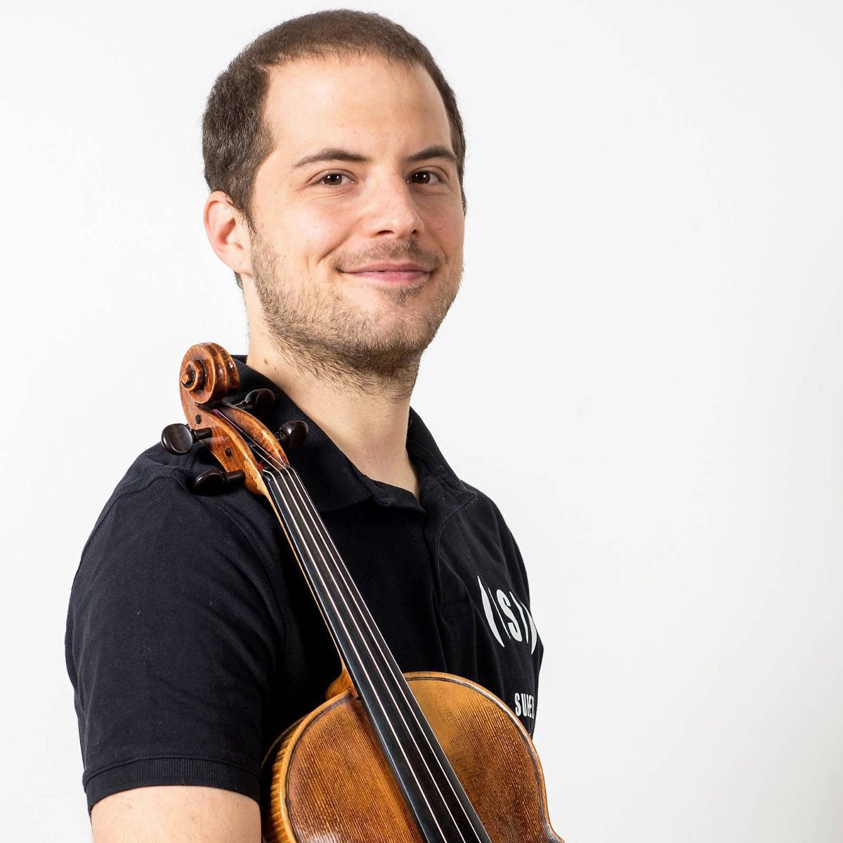 🎶#Geigenunterricht in #Basel bei Carlos. Lerne ein #Instrument spielen und buche deinen privaten #Musikunterricht. 🎼 

app.matchspace-music.ch/course/26