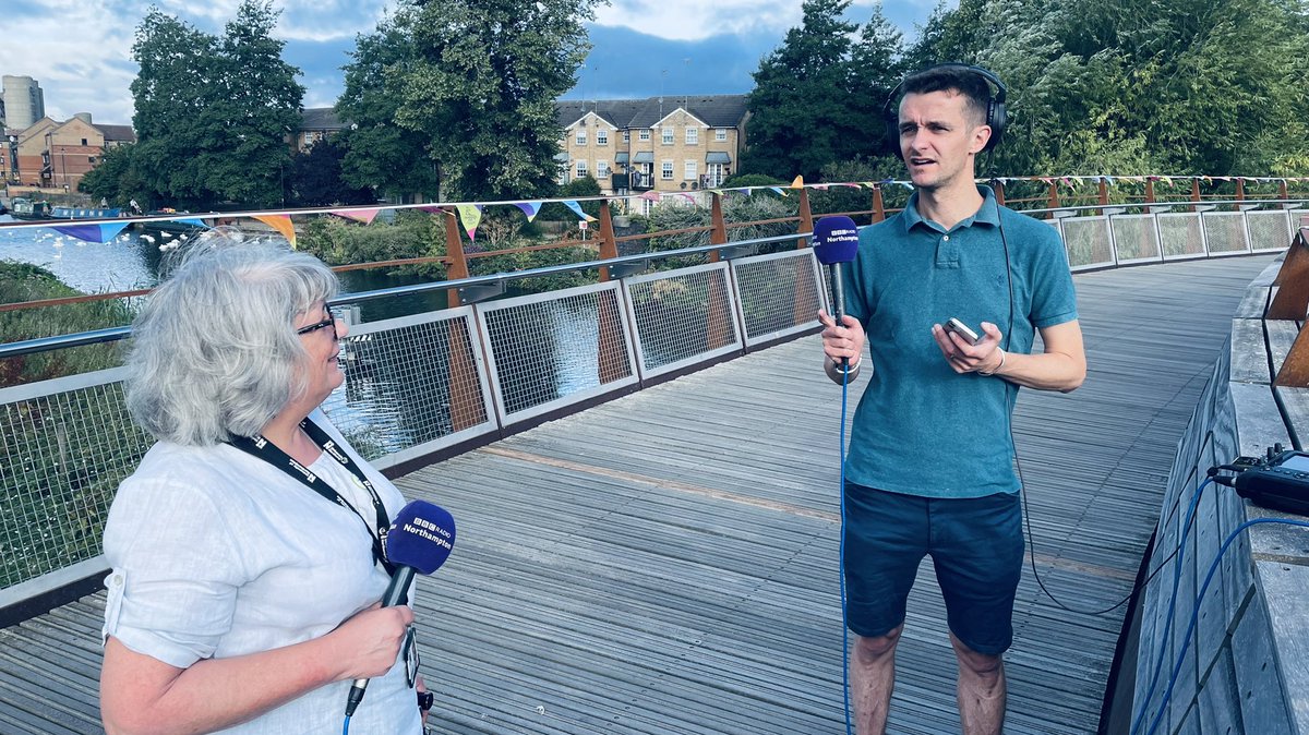 UniNhantsNews's tweet photo. Next up for BBC Northampton’s roving reporter @tompradio is a chat with @AwesomeUon’s Dr Janet Jackson, who is talking about the ecology of Waterside. https://t.co/hLgNarnF2S
