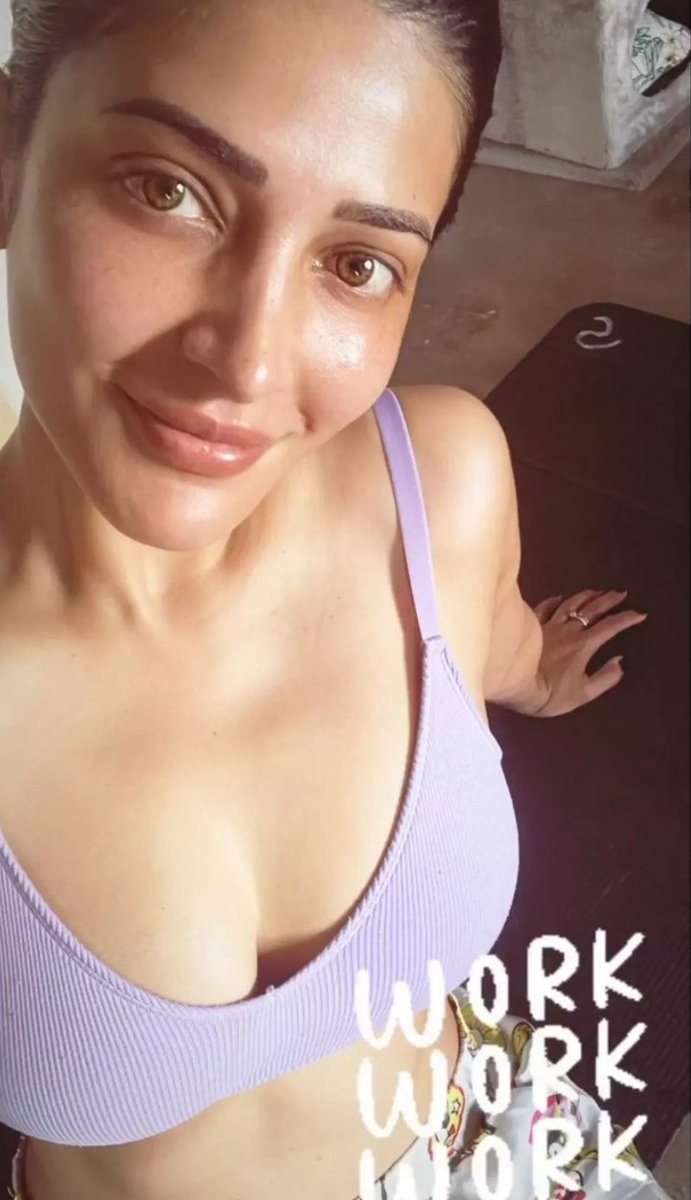 KollyCensor's tweet photo. . Shrutihaasan 🥵🔥 https://t.co/5GGonU8WtQ