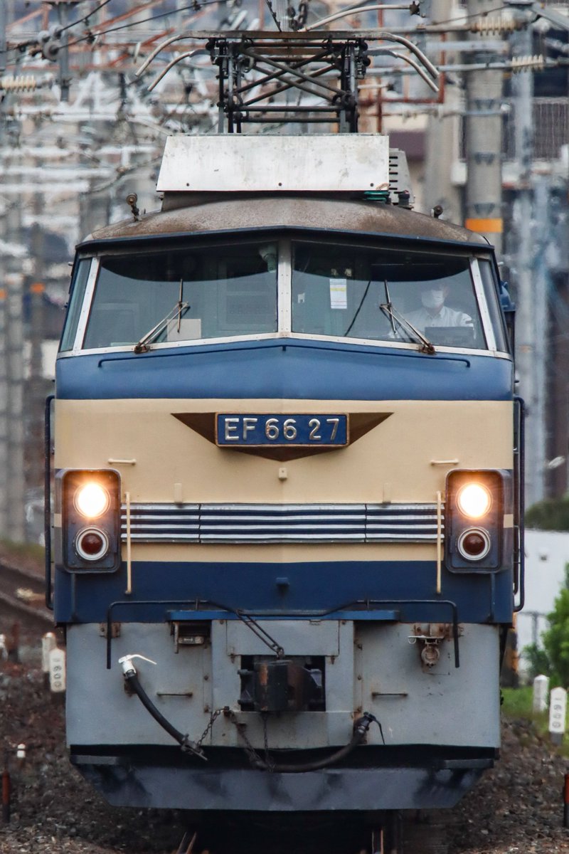 2022.8.3 8865レ EF66 27 茨木駅にて 南草津で1枚収めた8865レを茨木で