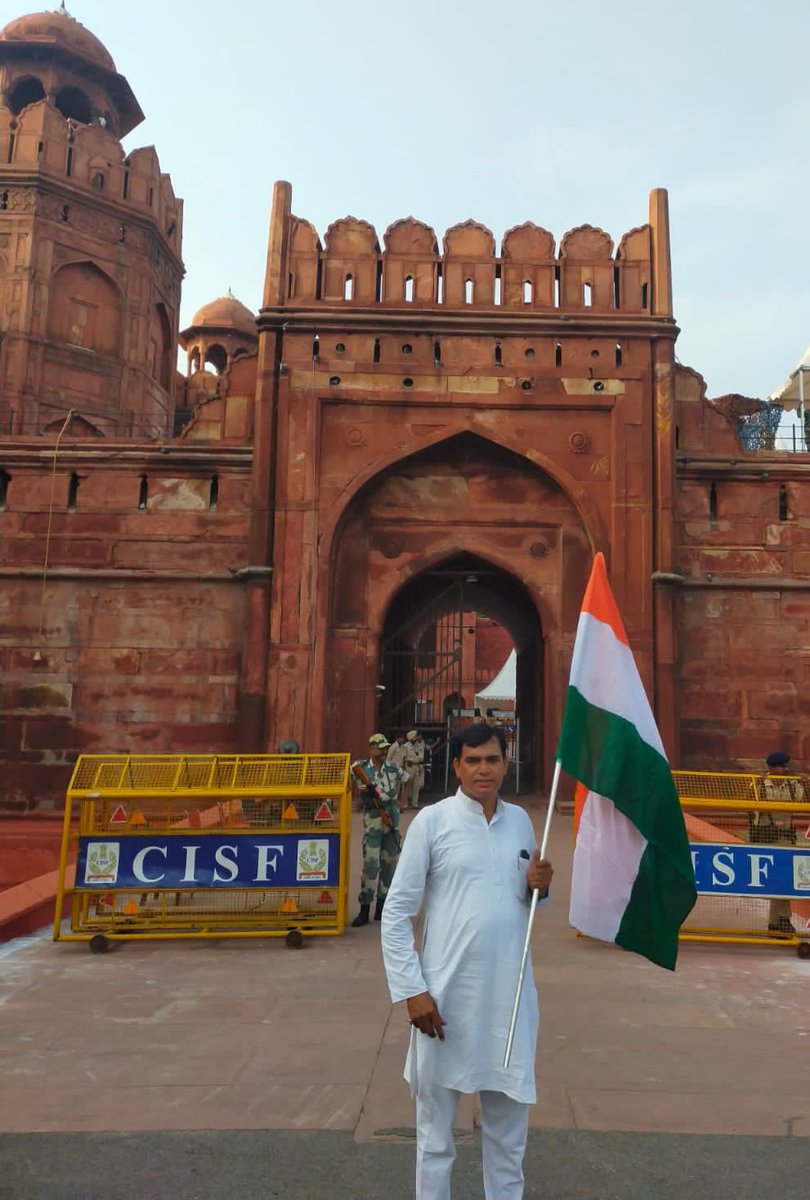 DEVINDERBJPSD's tweet photo. लालकिले से विजय चौक तक सांसदों की घर-घर तिरंगा बाइक रैली को माननीय उपराष्ट्रपति श्री वेंकैया नायडू जी ने हरी झंडी दिखाकर किया रवाना। मुझे भी इस रैली में भाग लेने का मिला सौभाग्य।
#HarGharTirangaAabhiyan

देवेंदर कुमार
उपाध्यक्ष 
भाजपा, जिला दक्षिणी दिल्ली https://t.co/dDicCXPjtr