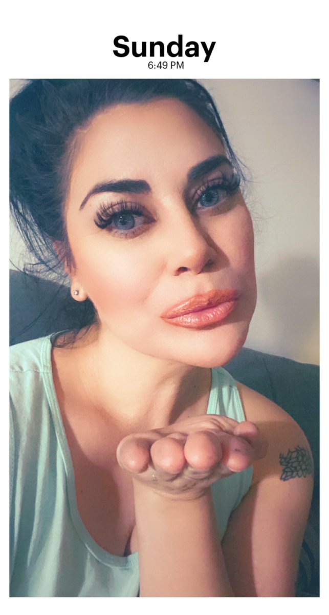 CLK41284's tweet photo. Call to action: one more day to pay rent. Super behind. Please help if you can ➡️ $ckasper422 is my #cashapp and @Christina-Kasper is my #venmo #pleasehelp #needfunds #feetpicsforsales #feet #contentforsale #singlemom #needmoney #trying #lifeisexpensive #motivation https://t.co/KieUBAiZ8A