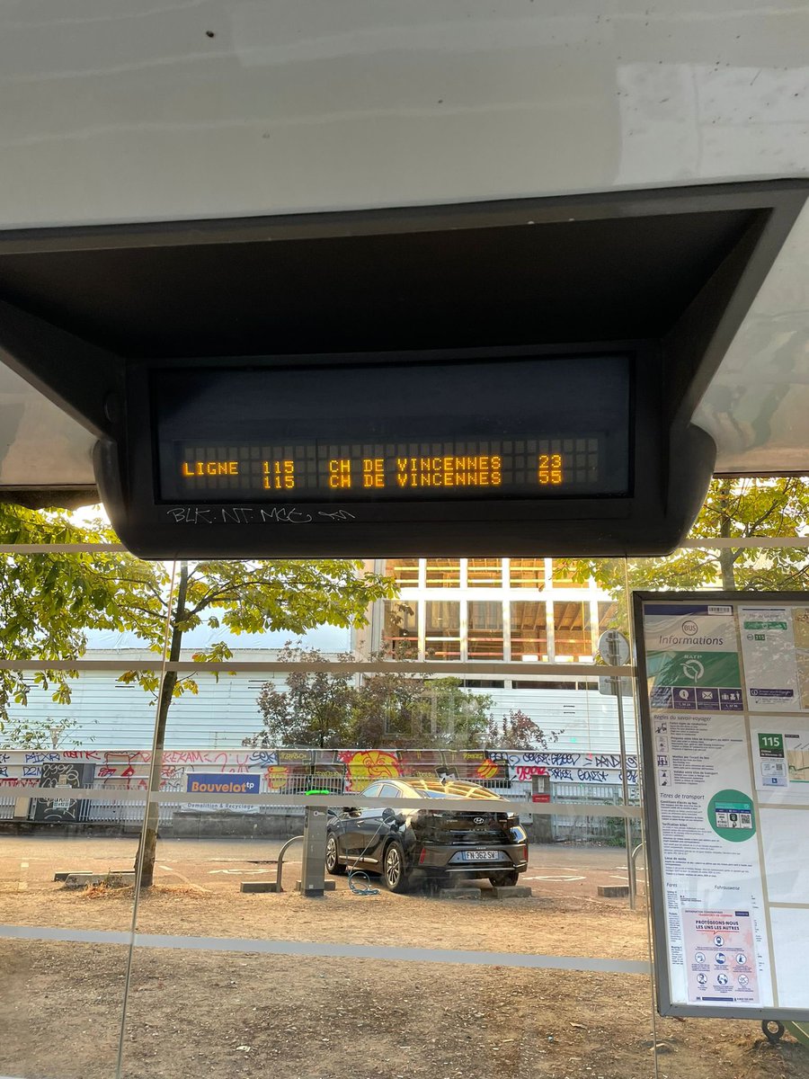 LmnnESTE's tweet photo. #bus115 #montreuil @RATPgroup @ClientsRATP @Prefet93 @fbraun55 @Elisabeth_Borne @ARS_IDF #covid #intervellesdeplusde20minHeuresDePointe #bus115bondé @vpecresse #23 min d’attente à 7h19 ce matin que se passe t-il avec le bus 115 à Montreuil ? https://t.co/FgbgZpH0hE