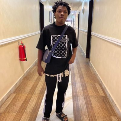 JuliusAdekanm's tweet photo. #NewProfilePic https://t.co/vvECSo4w6B