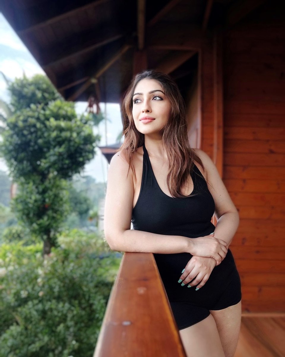 IamGeetanjalis's tweet photo. Far off❤️
.
.
.
#lostintheview #nature #natureaddict #NatureBeauty #monsoon #PictureOfTheDay #geetanjalisingh #Instagram #repost 

Instagram Handle- https://t.co/bO6iBJ8MJL https://t.co/QmlornDdYu