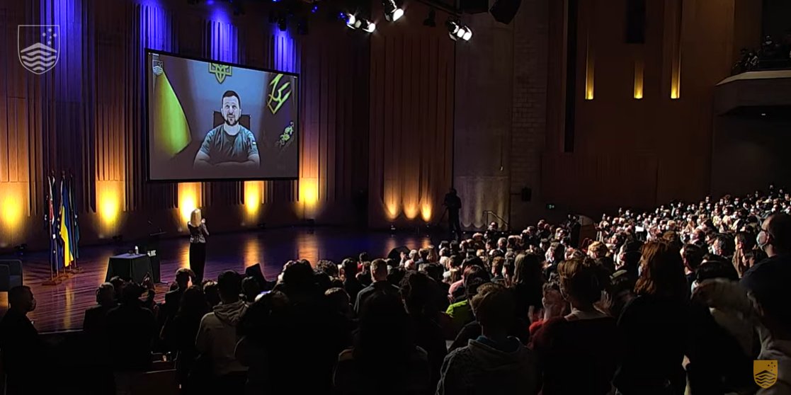 President Zelenskyy receives a standing ovation after wrapping up his special address to Australian university students #UnisWithUKR