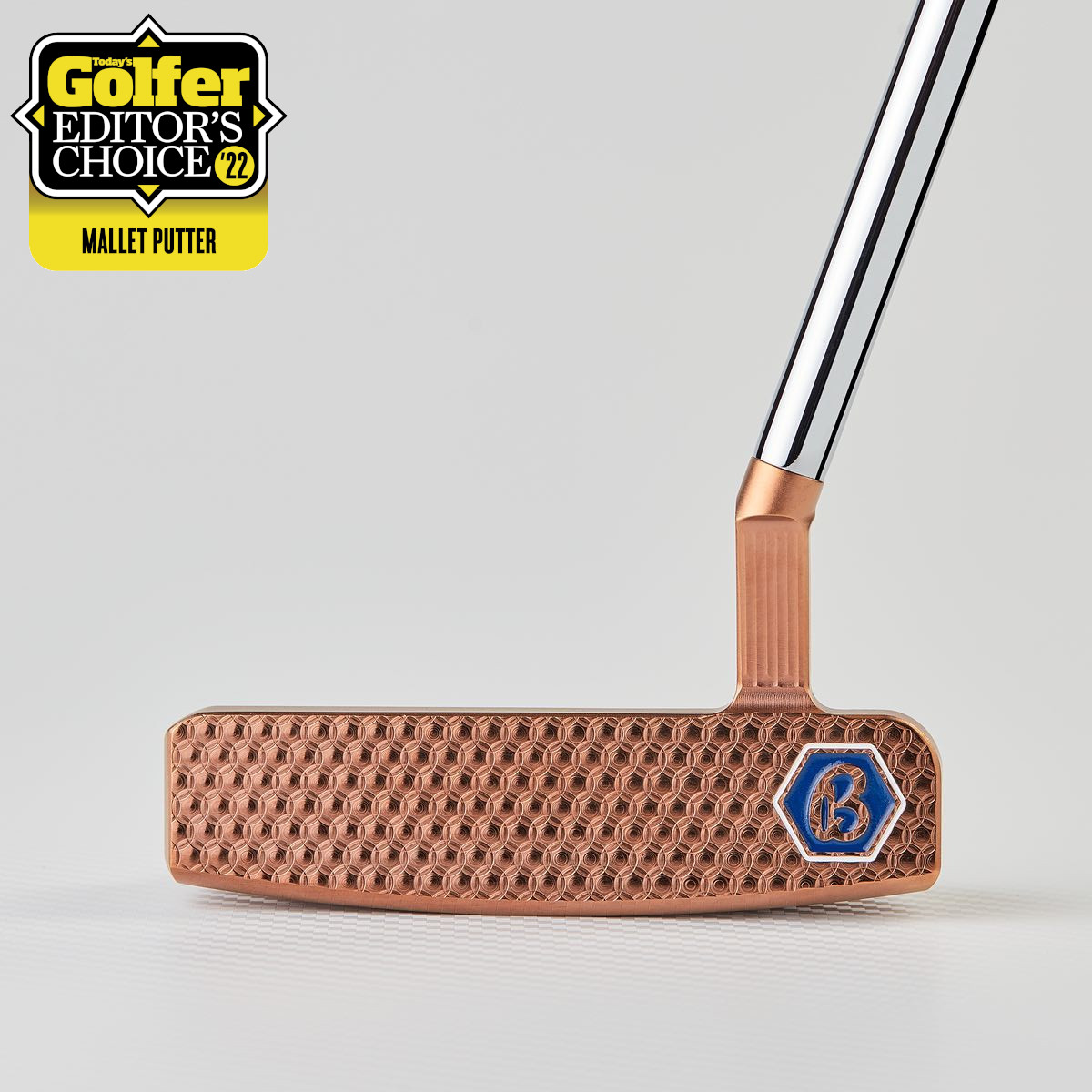 The Queen B 11, so good it one back-to-back awards with @TheTodaysGolfer making it our #putteroftheweek

The pairing of Rose Gold PVD and the Micro-Honeycomb face make for a truly stunning gamer 👌

#BettinardiGolf #Bettinardi #QueenB #AwardWinnng #MadeInTheUSA