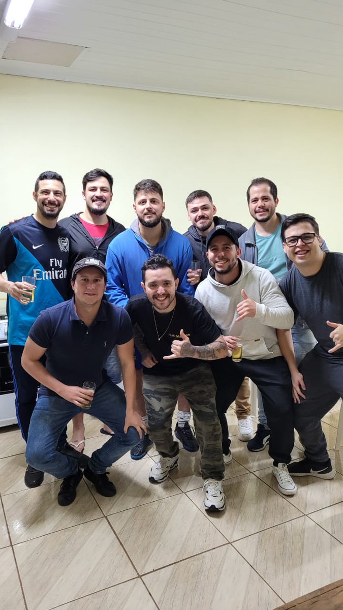 Thales_nines's tweet photo. Retrato do meu grupo mais antigo, Retrato da amizade e isso ngm desfaz.
#fifavip
#nobreak https://t.co/kwC6n3vHcc